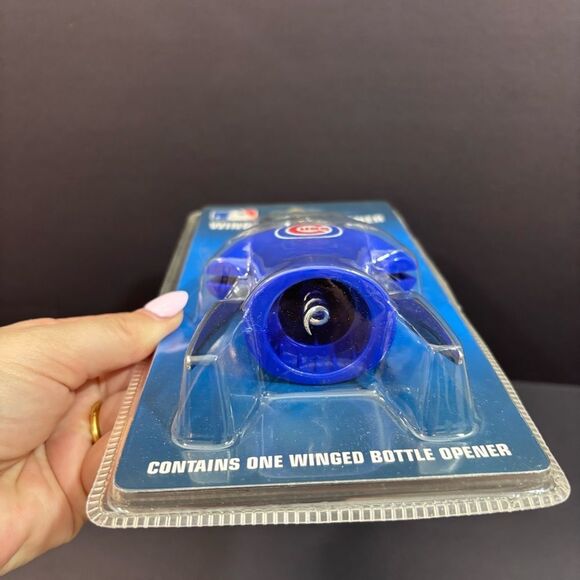 MLB Chicago Cubs NEW Jersey Winged Wine Opener by Boelter - Picture 5 of 8